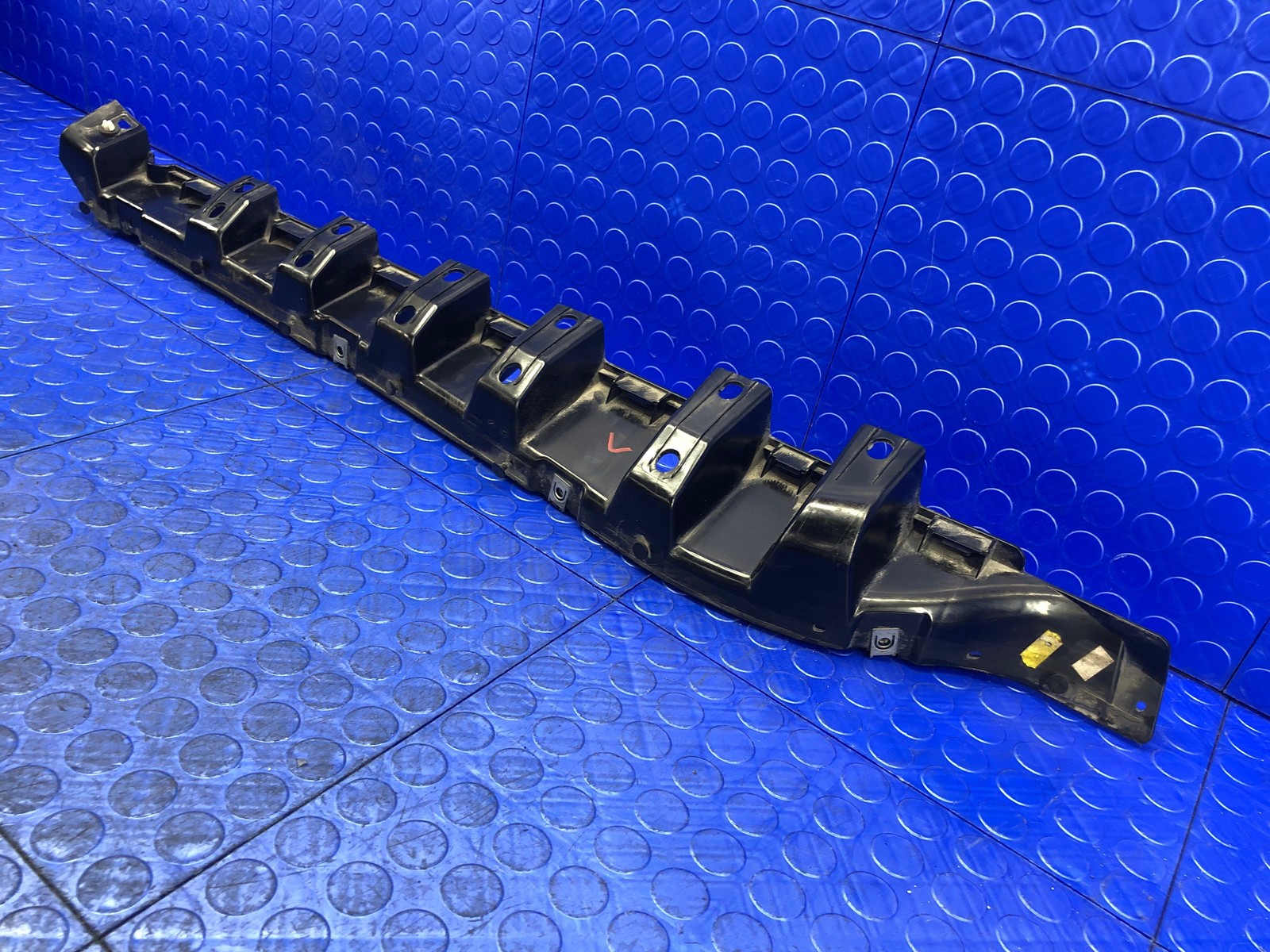 2016-2021 MCLAREN 570S OEM LEFT SIDE ROCKER MOULDING SUPPORT BRACKET 13A6741CP