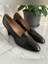 Vintage Gucci Black Leather Mid-Heel Pumps with Gold Monogram Accent