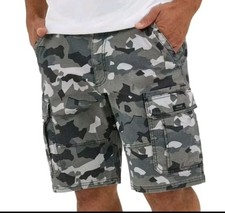 Wrangler Men  s Five Star Heritage Cargo 10  Inseam Shorts Relaxed Fit Size 33