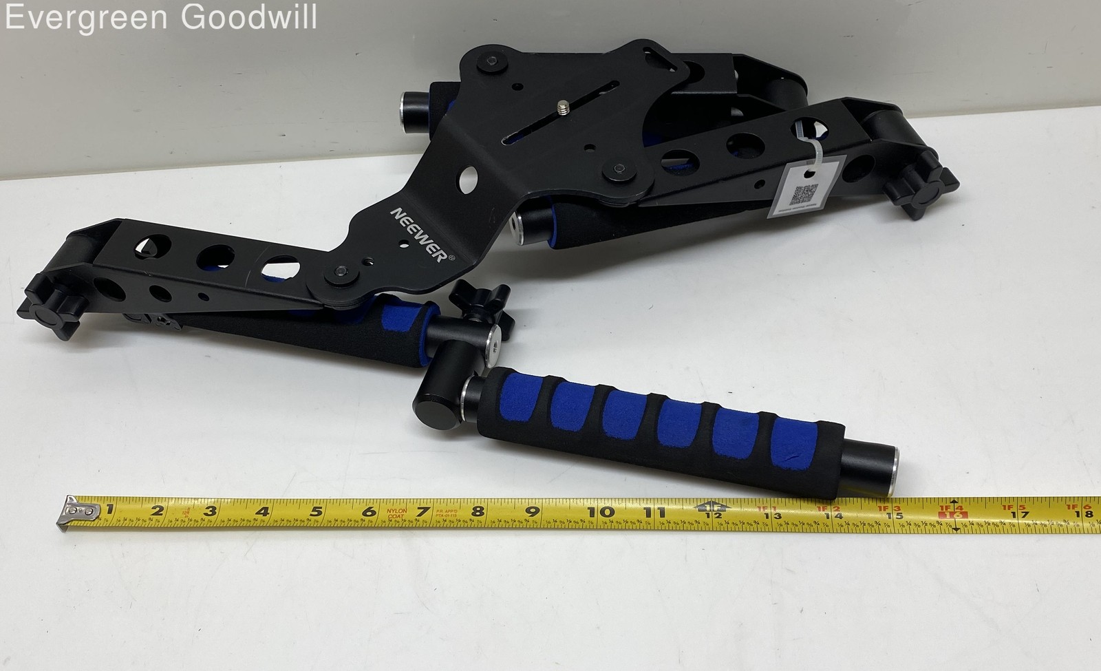 Preowned Neewer Shoulder Stabilizer for Cameras Untested