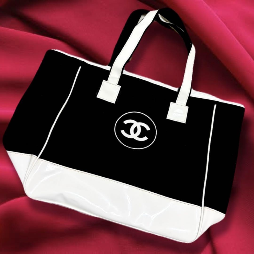 Vintage CHANEL Logo Tote Bag Large Capacity Korean Style Rare Find