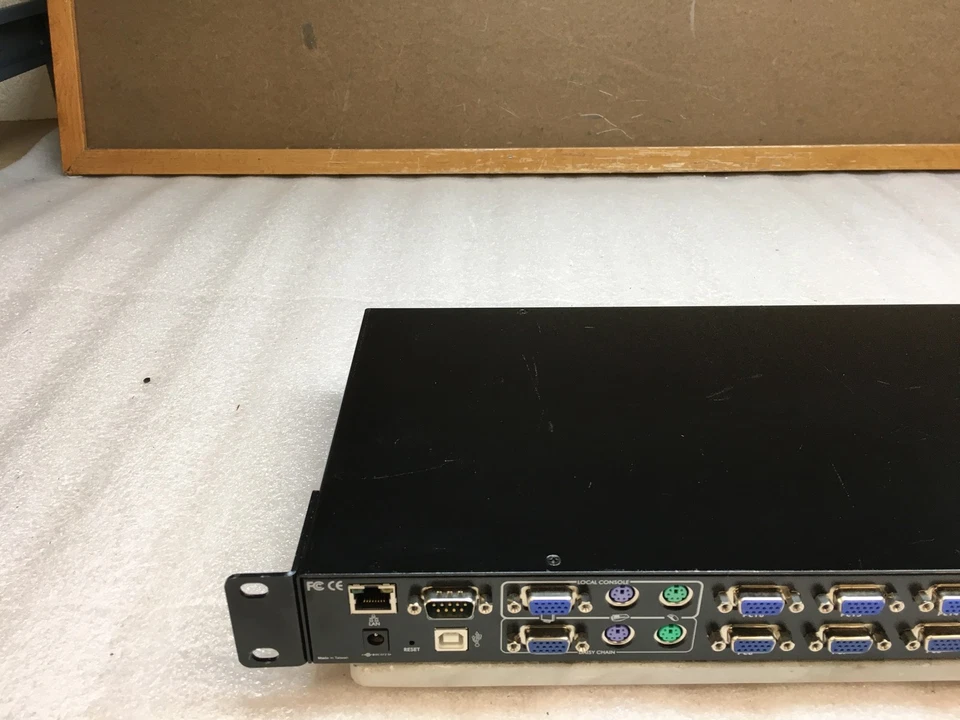 KVM Over IP 16-Ports L27 KVM Switch No PWR Adapter/Cable incl. - Image 2 of 4