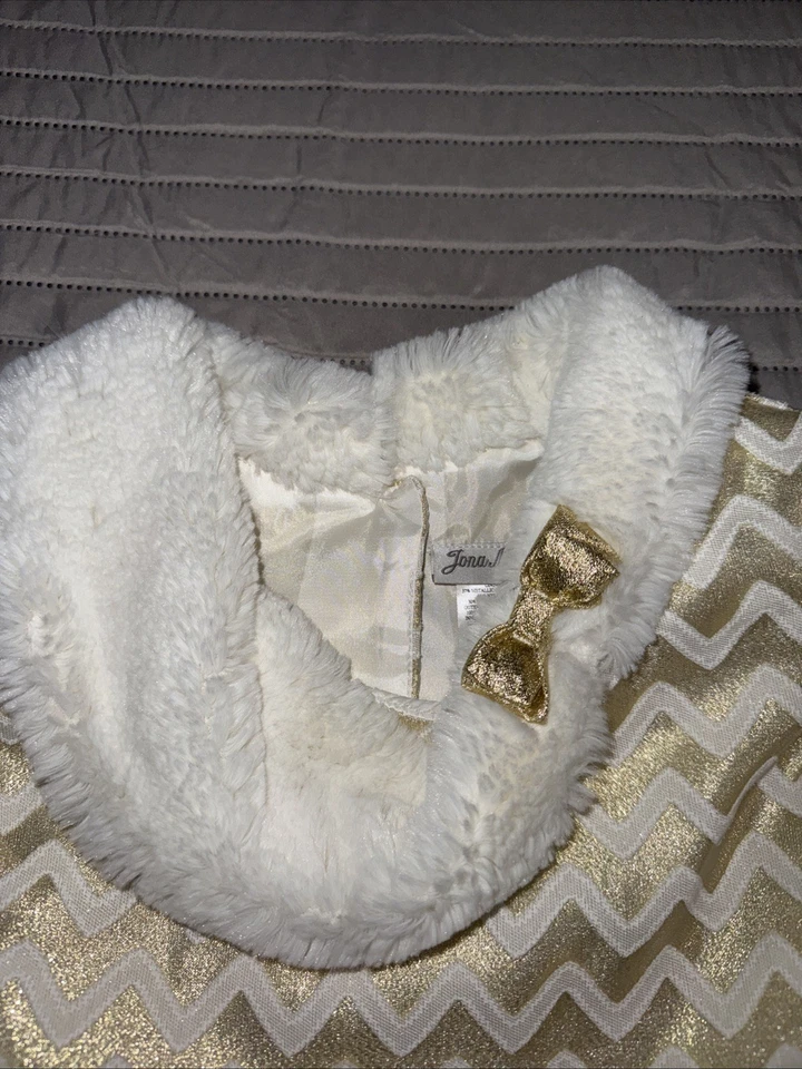 NUEVO CON ETIQUETAS VESTIDO FORRADO JONA MICHELLE NIÑA Talla: 10 BLANCO ROTO/DORADO METÁLICO Foto 2 de 4
