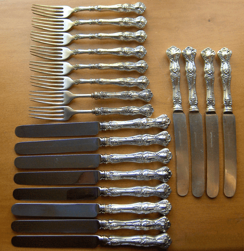 1847 Rogers Meriden Britannia Co grape Vintage set~Hollow handled knives & forks - Picture 1 of 14