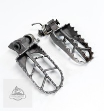 Foot Peg Bracket Kit With Pin & Spring – Replacement For Yamaha YZ250F & YZ450F (2010-2023)