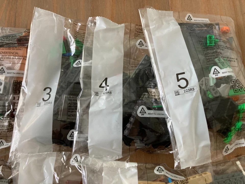 LEGO 76324 Marvel Spider-Man vs Oscorp - NO MINIFIGURES - Build Only! New! - Image 3 of 4