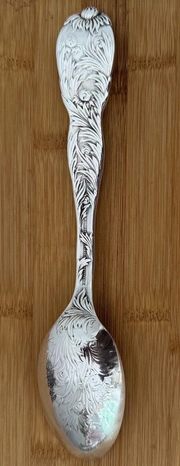 "CRISANTEMO TIFFANY ESTERLINA 8 3/8"" OVALADO PORCIÓN O CUCHARADA ANTIGUO MONO FLORAL" Foto 2 de 4