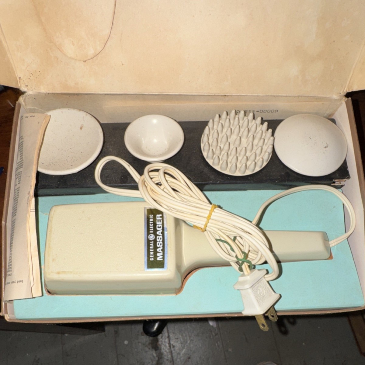 Vintage General Electric MR-1 Handheld Vibrating Massager 4 Heads Beige