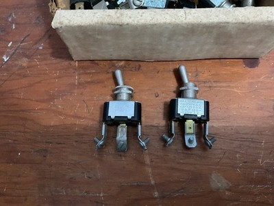 ARROW HART ON OFF 3a 250/6a/125 1/6 hp  Toggle Switch box of 46 (227)