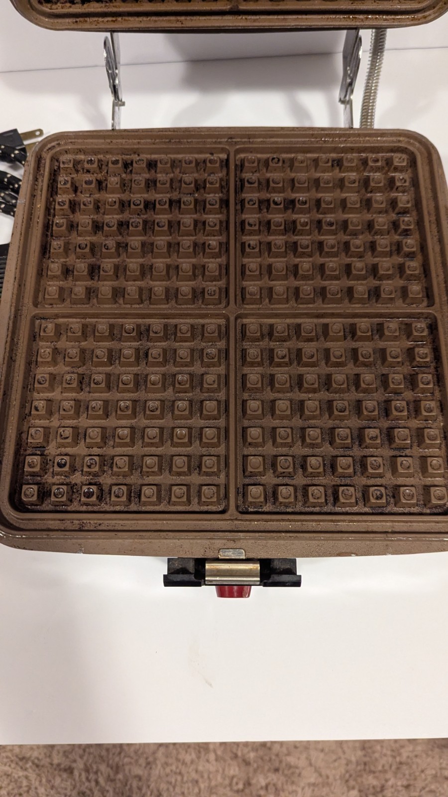 Vintage Manning-Bowman Waffle Iron Maker 37505 Chrome Tested Works!