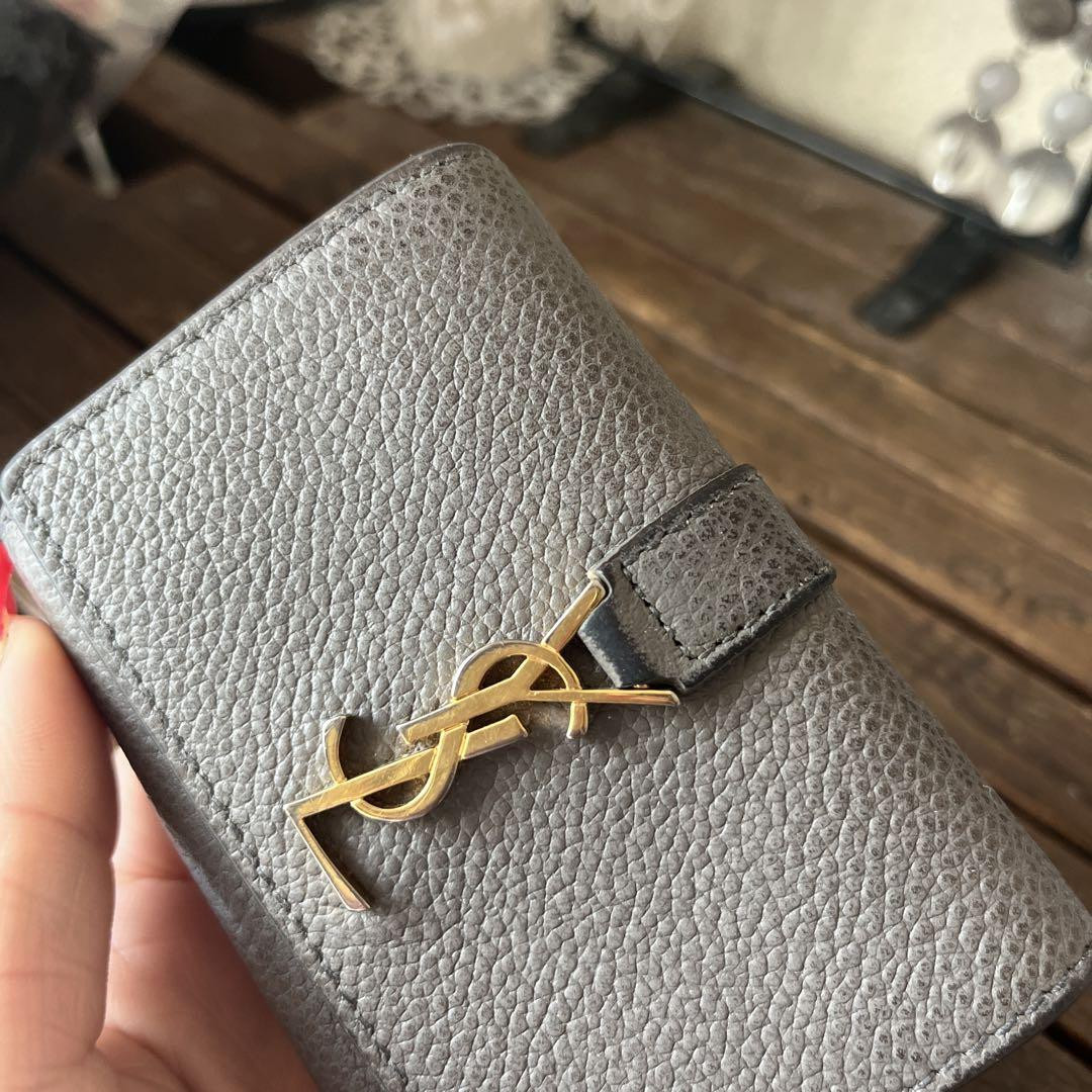 小物 SAINT LAURENT key case Yves Saint Laurent Key Case 6 Hook Gray Leather YSL Logo