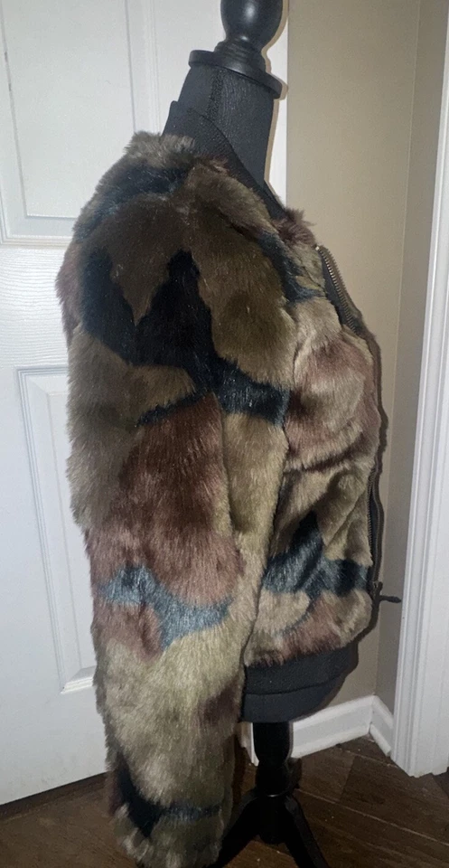 Jaqueta bombardeiro camuflada Marrakech Anthropologie Alyssa verde/marrom tamanho XS - Imagem 4 de 4