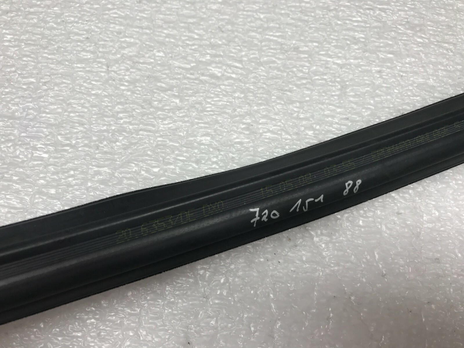 LAMBORGHINI MURCIELAGO LP640 DOOR CHANNEL SEAL GASKET OEM 418837977