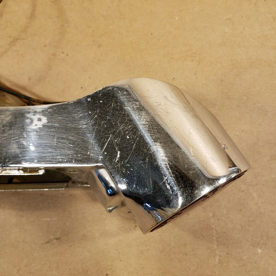 Cuerpo de lámpara trasera izquierda original Jaguar XKE E-Type S1 FHC Lucas L651 LH C19857 OEM Foto 4 de 4