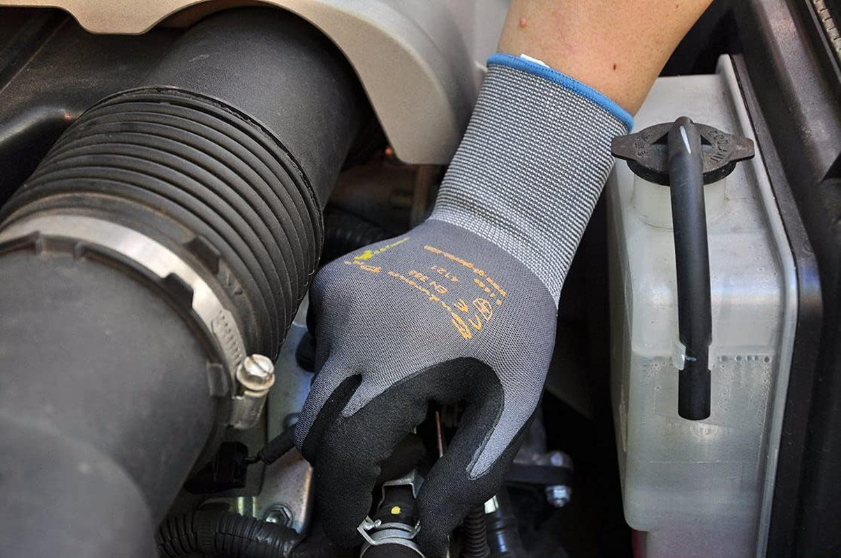 Endurance Pro Seamless Knit Nylon Gloves with Micro Form Nitrile Grip, LARGE (Pa