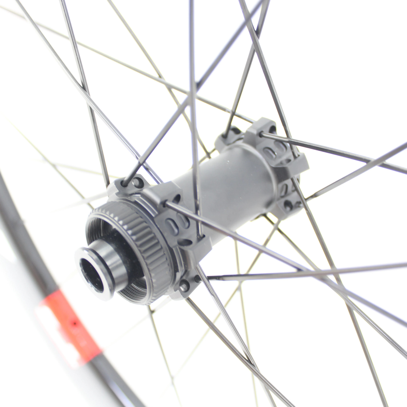 Set ruote 700C in carbonio per bici da strada foto 4