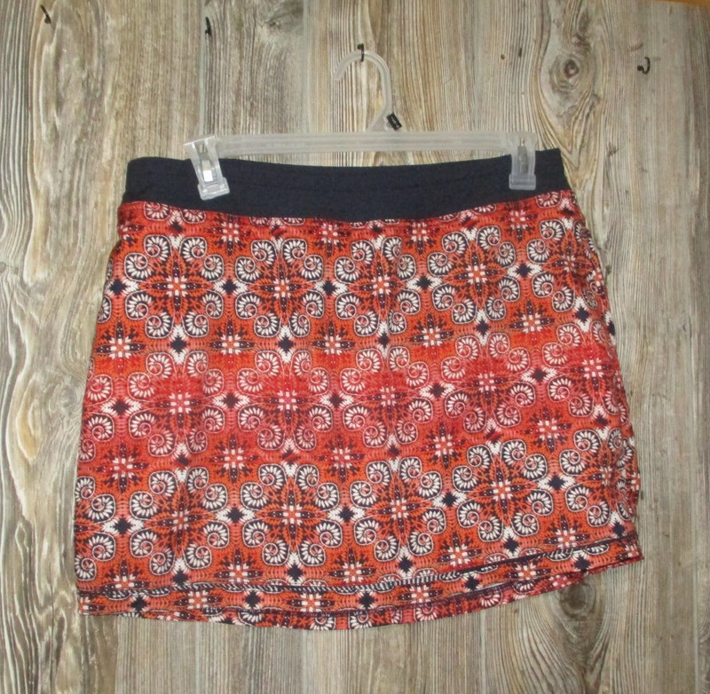 St Johns Bay Active Womens Size Large Skort Skirt With Shorts Navy Coral Paisley