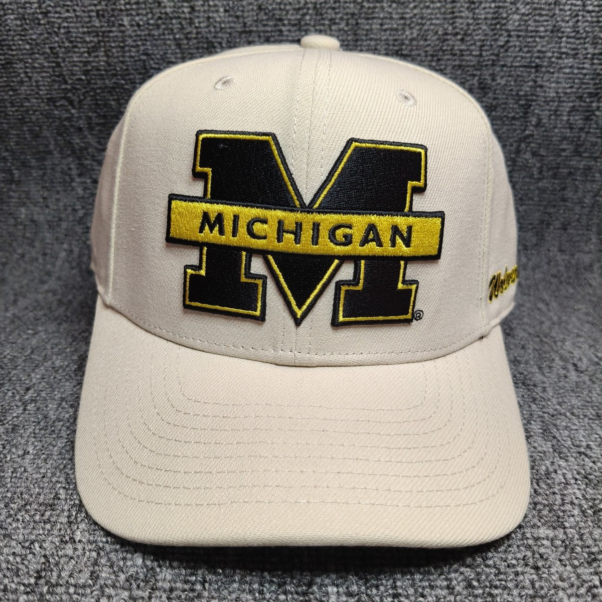 Mitchell & Ness Michigan Wolverines NCAA White Snapback Hat Cap