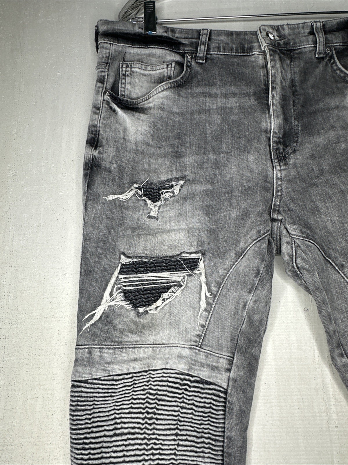 ZARA Men’s Distressed Pocket Zip Fly Gray Denim Jeans | Tag Sz: 34 image 4