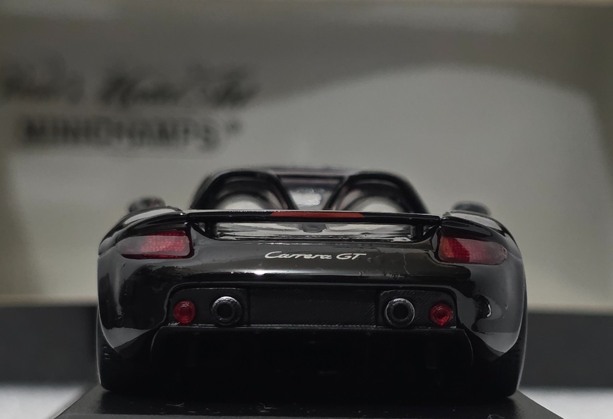 Porsche Carrera GT 2003 Black 1:43 Minichamps 400062631 SUPERB