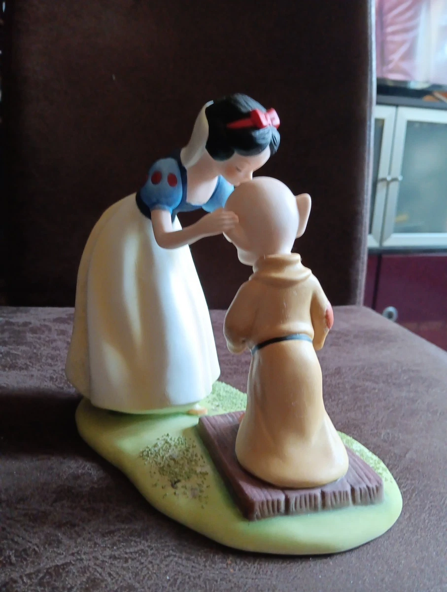 Schneewittchen Küsst Dopey Walt Disney Porzellan Figur