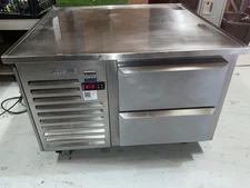 2017 Traulsen TE036HT 36" Stainless Steel Chef Base, 115 V 1599