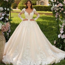 Elegant V-neck Wedding Dresses Lace Appliques Ball Gown Long Sleeves Bridal Gown