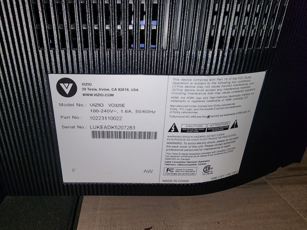 VIZIO VO320E 32-Inch ECO 720p LCD HDTV CLEAN PICTURE TESTED