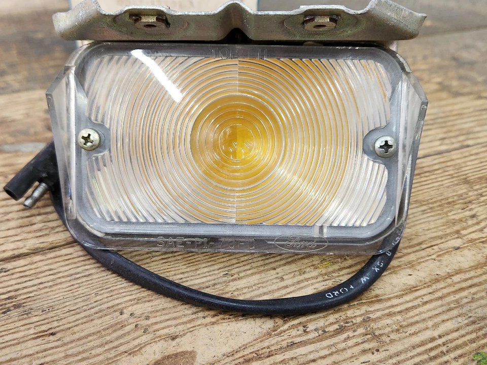 NOS OEM LH Parking Lamp Assembly 1970 Ford Galaxie 500 XL LTD DOAZ-13201-A - Image 2 of 4