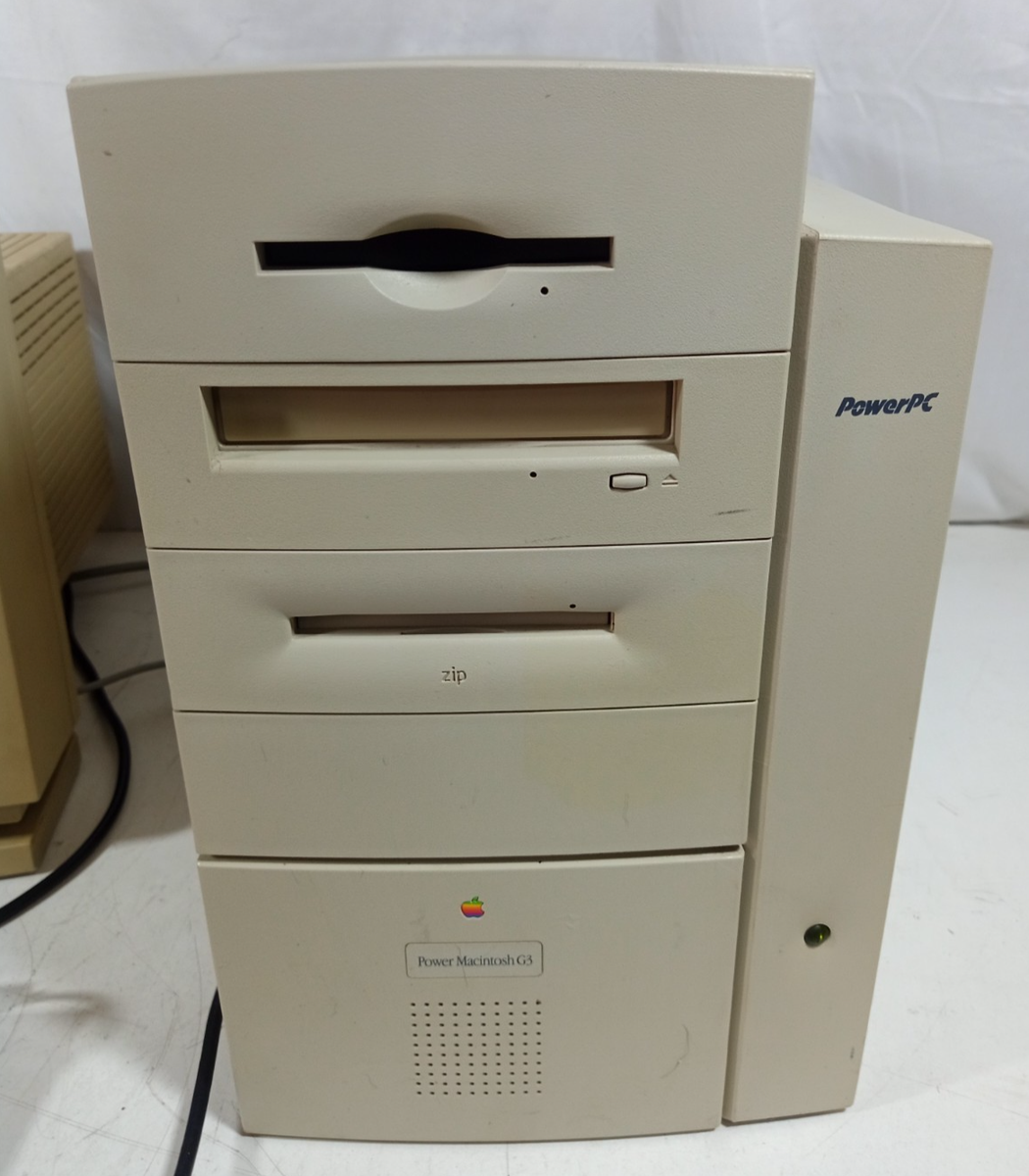 Vintage Apple Macintosh PowerPC G3 266MHz 512K 32MB/6GB - Powers
