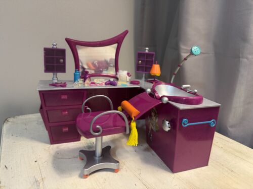 Vintage 2003 Bratz Stylin' Hair Studio MGA Rare HTF - Almost Complete Set!