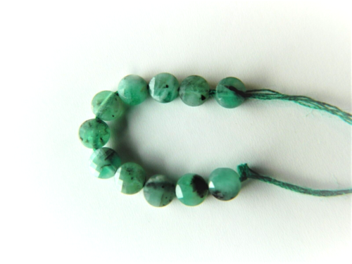 Emerald, 100% Natural, Faceted Coin Beads, 3.5mm x 2mm Approx, Bag Of 11 Beads - Photo 1 sur 1