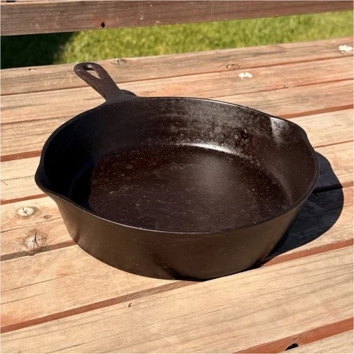 2 piece - Wagner Ware Cast Iron Skillet Durable Frying Pan Collectible Cookware