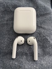 Apple AirPods A2031 2nd Generation Wireless Earbuds and Case - Works great