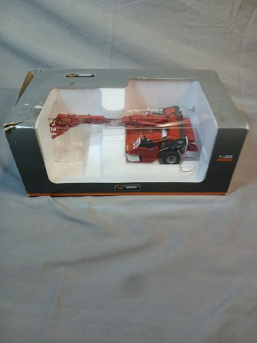 Kuhn FC 303GC Universal Hobbies 2618 1:32 Box Wear