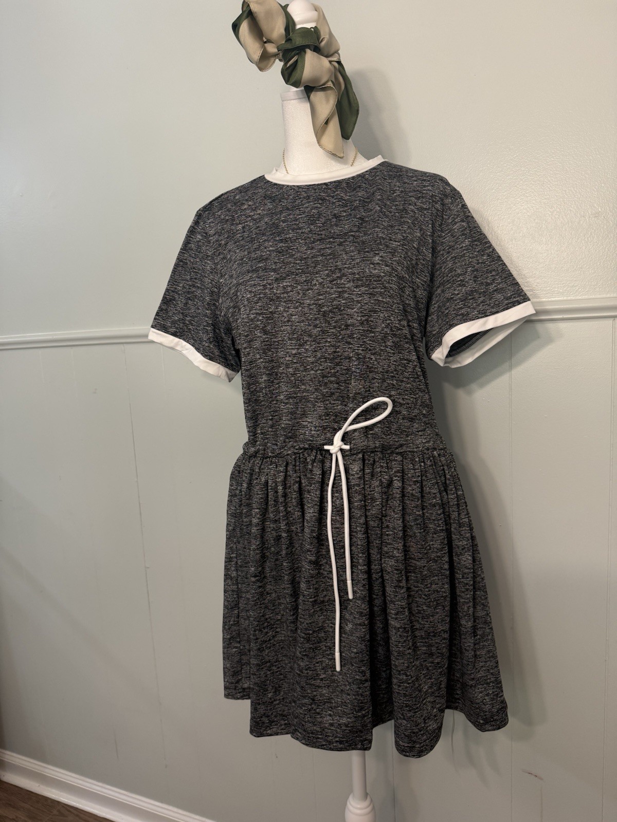 Women’s Gray Knit T-Shirt Dress L Stretch Drawstring Waist Cap Sleeve