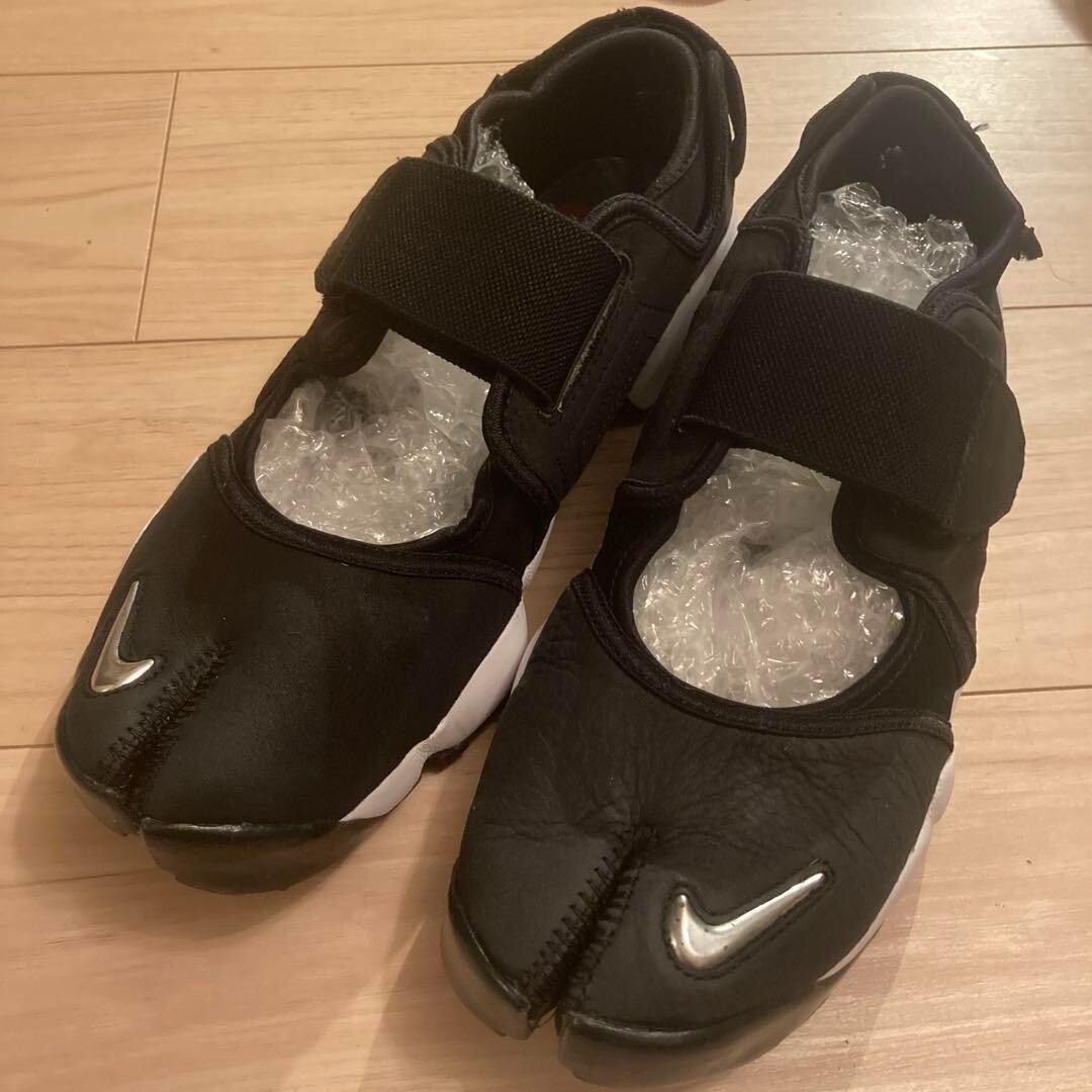 靴 AIR RIFT ANNIVERSARY QS 861532-001 RARE Nike Air Rift Anniversary QS Split Toe Black Silver