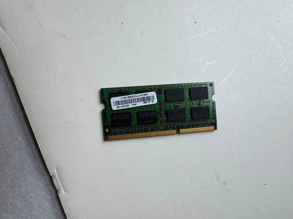 Samsung 2GB 2Rx8 PC3-8500S-07-10-F2 M471B5673EH1-CF8 Laptop Memory RAM - Image 2 of 2