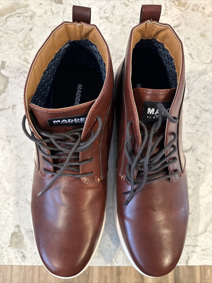 Steve Madden Men display picture 1