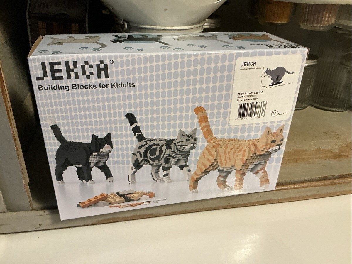 JEKCA Cat ST19GTC06 | Plastic Building Blocks Grey Tuxedo Cat 1550