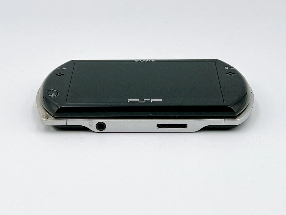Sony PSP Go Console Piano Black PSP-N1000PB Japan Tested  Working  {Fast Ship} - Image 4 of 4