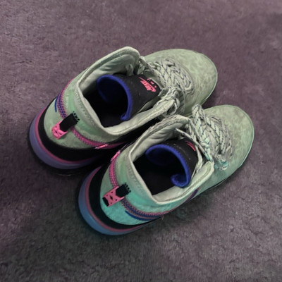 Nike LeBron NXXT Men s Low Top Lace-Up Athletic Sneakers Green Pink Blue