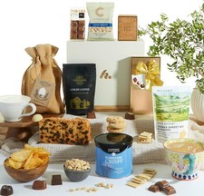 Luxury Gourmet Food Hamper Gift Basket with Chocolates, Biscuits, Tea & Coffee