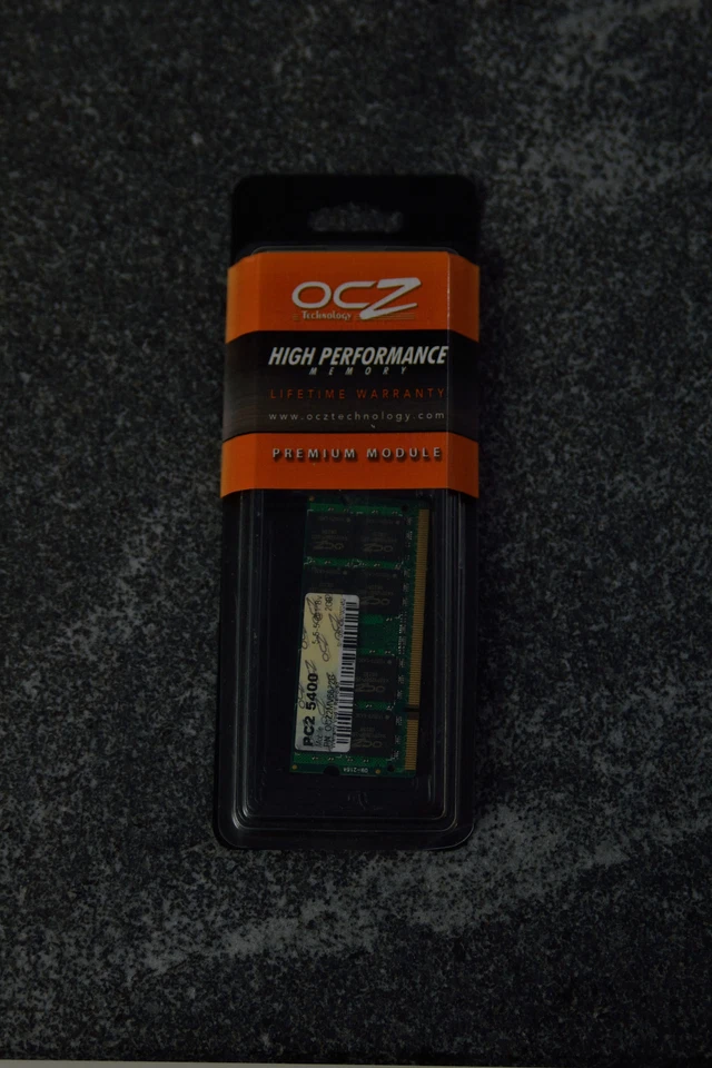 OCZ High Performance Memory 2GB PC2 5400 SODIMM - New/Factory Sealed - Image 3 of 3