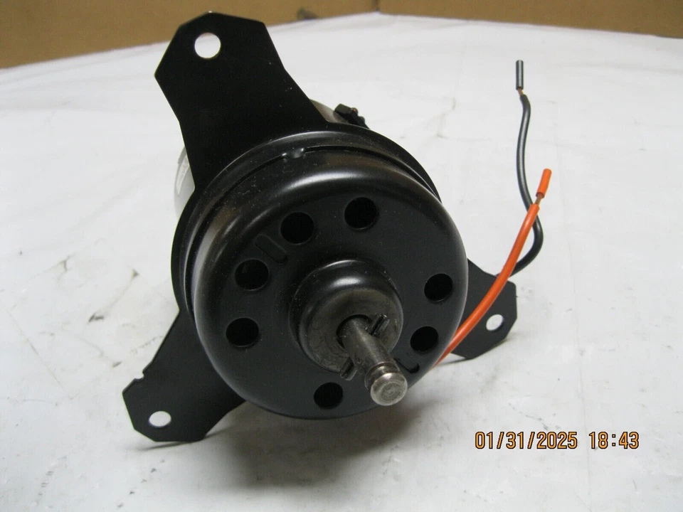 Engine Cooling Fan Motor VDO PM3310 - Image 3 of 4
