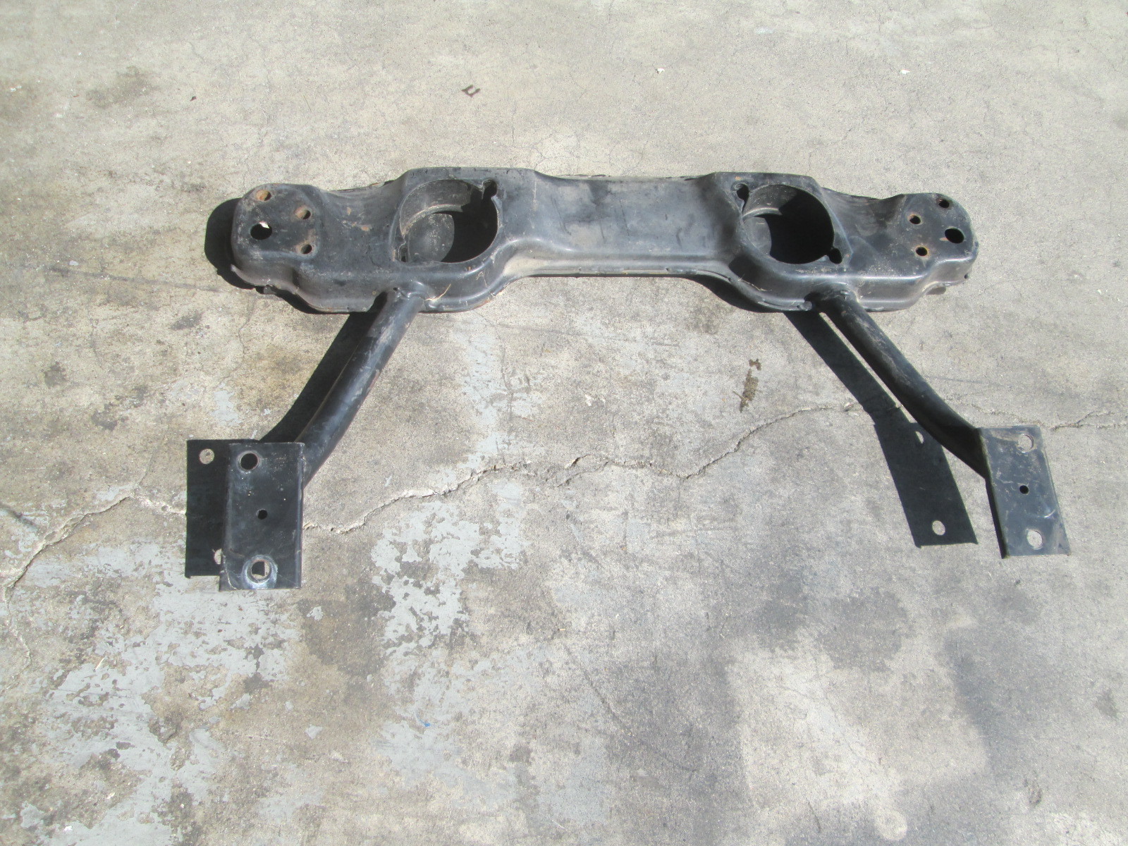Maserati Quattroporte 05-10 - Front Cross Member # 239064 / 67482600