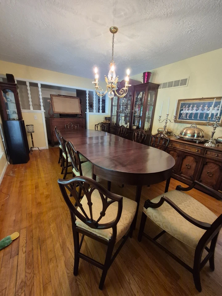 Mesa de comedor antigua de caoba Foto 4 de 4