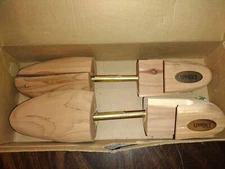  Rochester Shoe Tree Co. Wooden Cedar Shoe Size 10W-12W