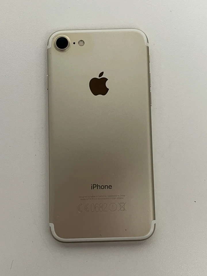 Apple iPhone 7 (A1778) Unlocked - Tested & Working- Batt Health 80% - No Cracks - Image 2 of 4