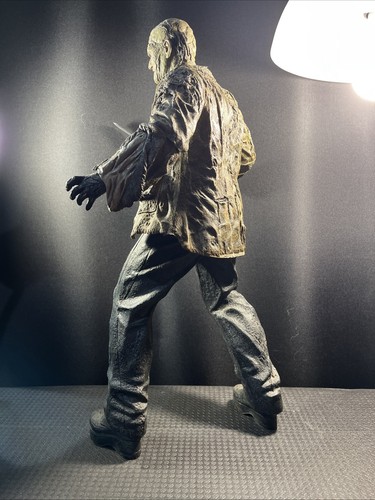 2005 NECA 19.5” tall FREDDY Vs. JASON VOORHEES Action Figure / Collectors - Picture 5 of 13